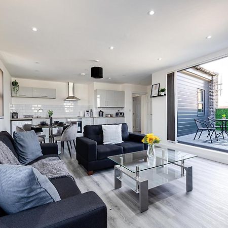 Top Floor Apartment With Private Balcony In Stockport Centre By Hass Haus Eksteriør billede