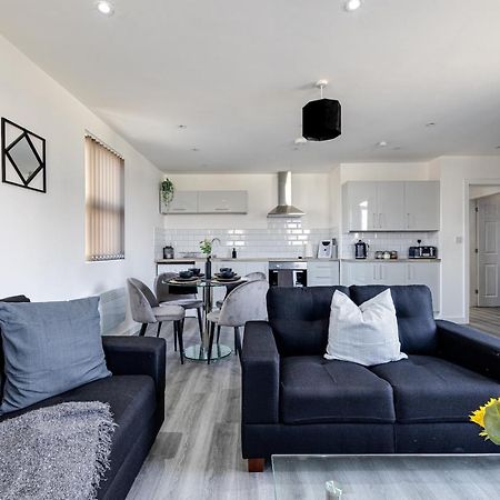 Top Floor Apartment With Private Balcony In Stockport Centre By Hass Haus Eksteriør billede