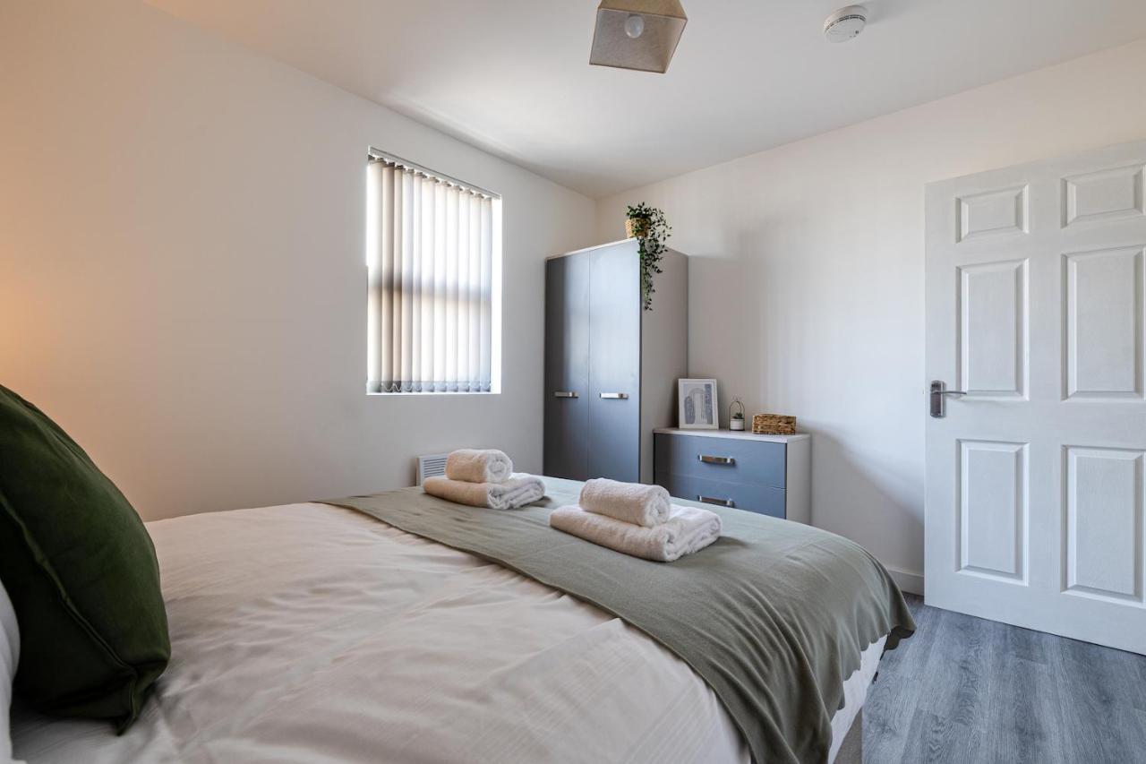 Top Floor Apartment With Private Balcony In Stockport Centre By Hass Haus Eksteriør billede
