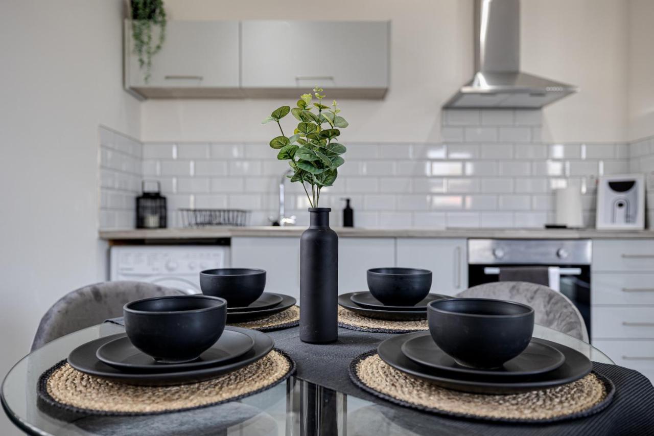 Top Floor Apartment With Private Balcony In Stockport Centre By Hass Haus Eksteriør billede