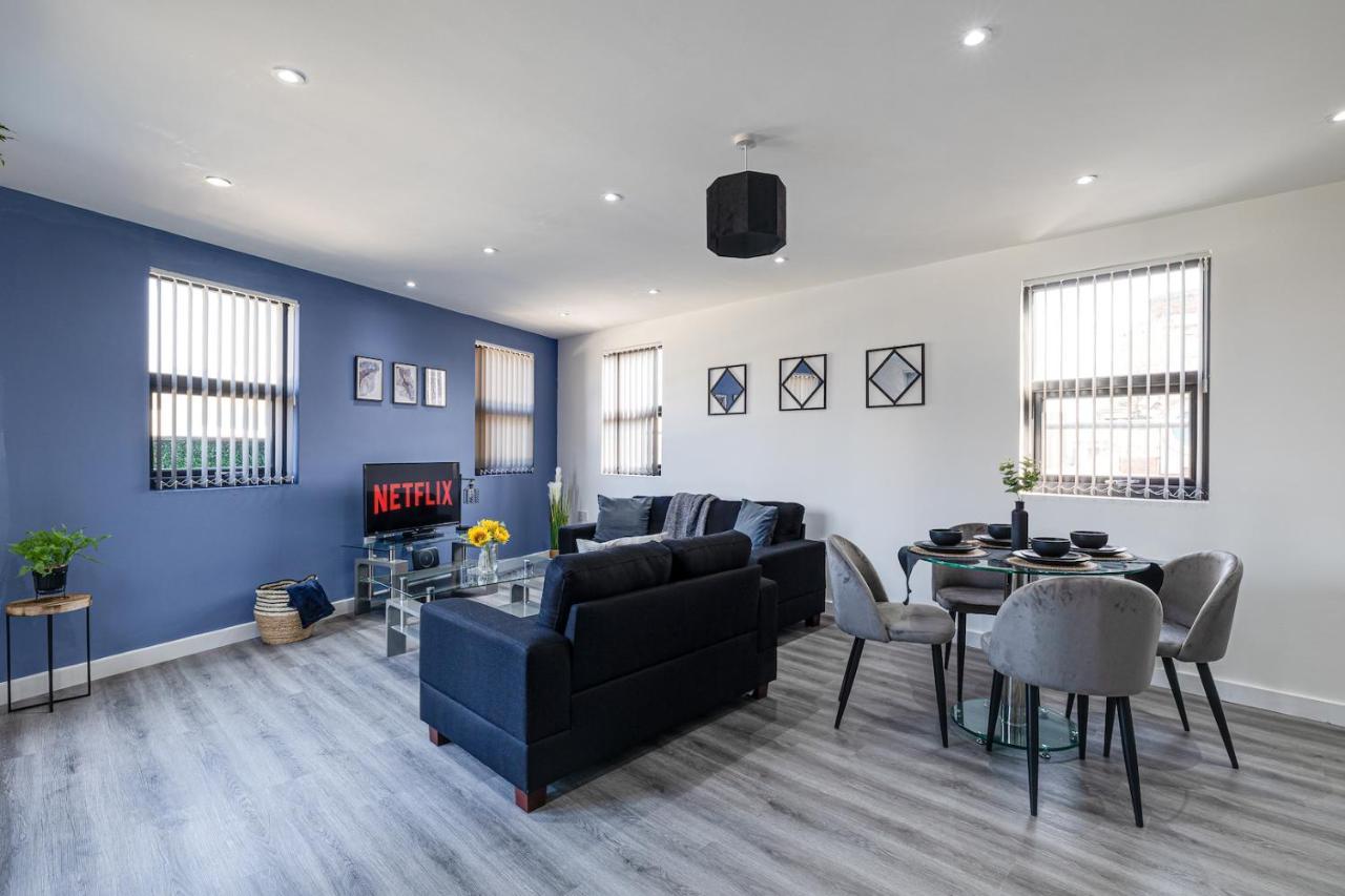 Top Floor Apartment With Private Balcony In Stockport Centre By Hass Haus Eksteriør billede