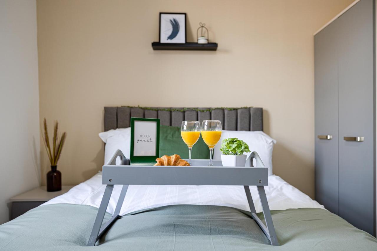 Top Floor Apartment With Private Balcony In Stockport Centre By Hass Haus Eksteriør billede