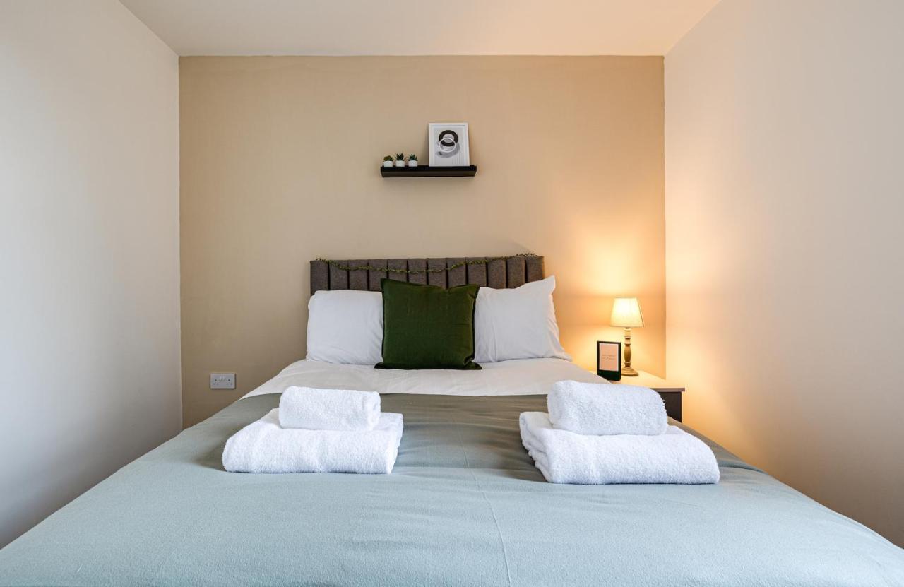 Top Floor Apartment With Private Balcony In Stockport Centre By Hass Haus Eksteriør billede