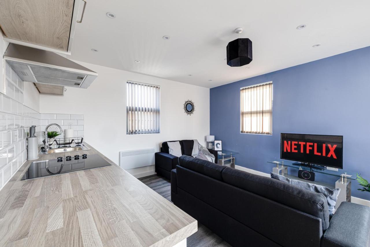 Top Floor Apartment With Private Balcony In Stockport Centre By Hass Haus Eksteriør billede