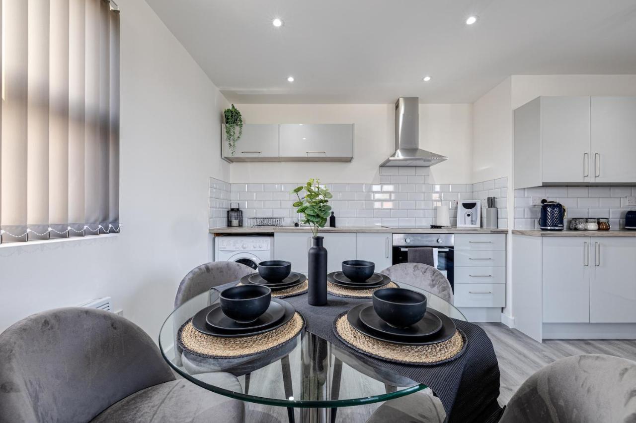 Top Floor Apartment With Private Balcony In Stockport Centre By Hass Haus Eksteriør billede