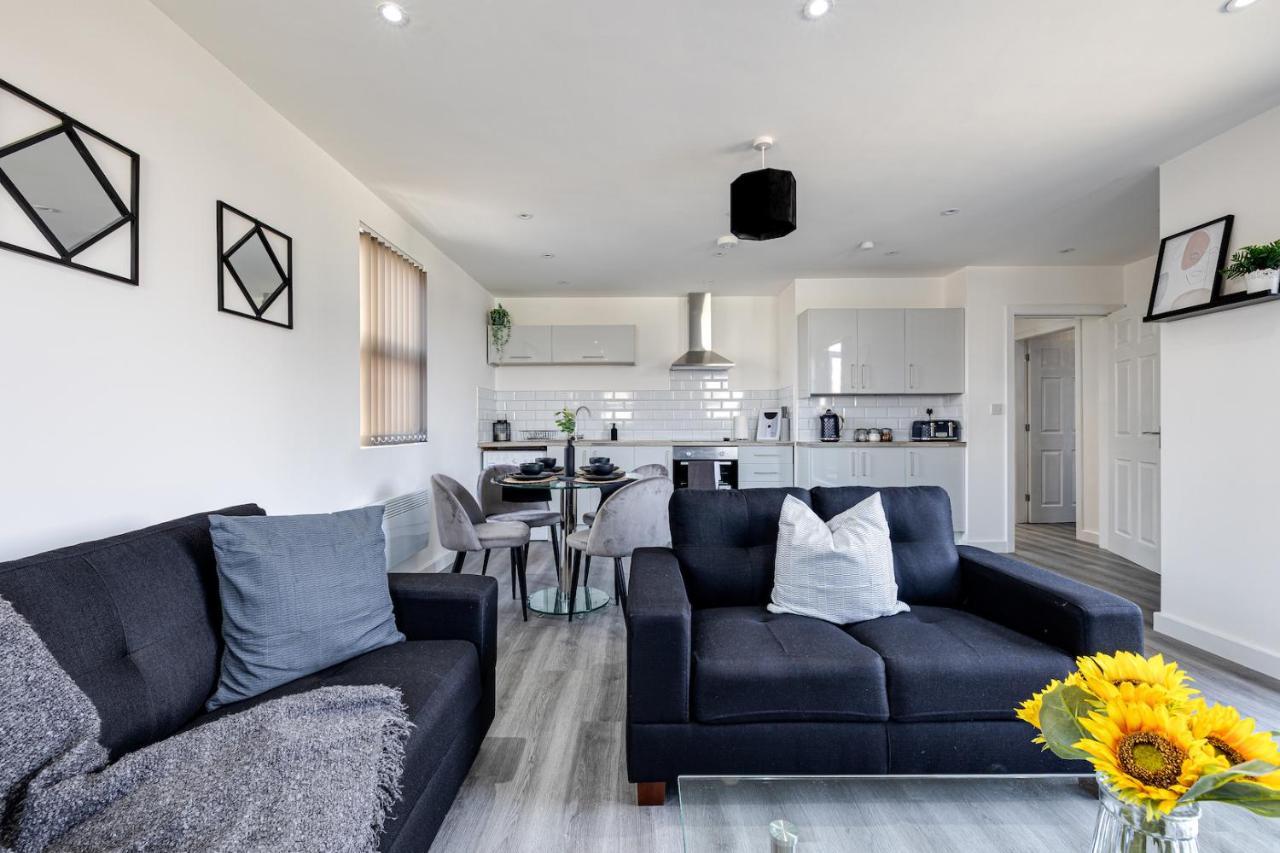 Top Floor Apartment With Private Balcony In Stockport Centre By Hass Haus Eksteriør billede