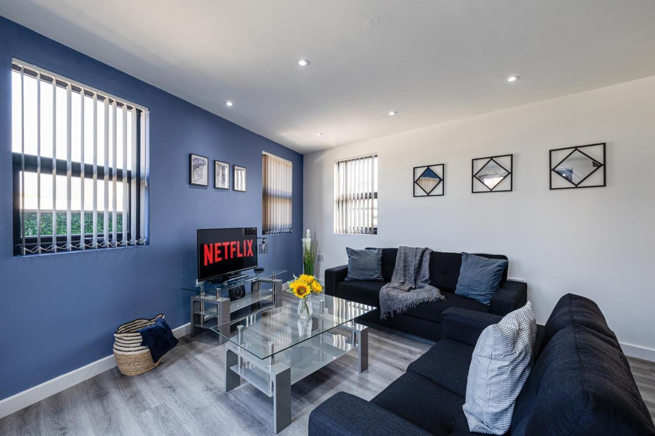Top Floor Apartment With Private Balcony In Stockport Centre By Hass Haus Eksteriør billede