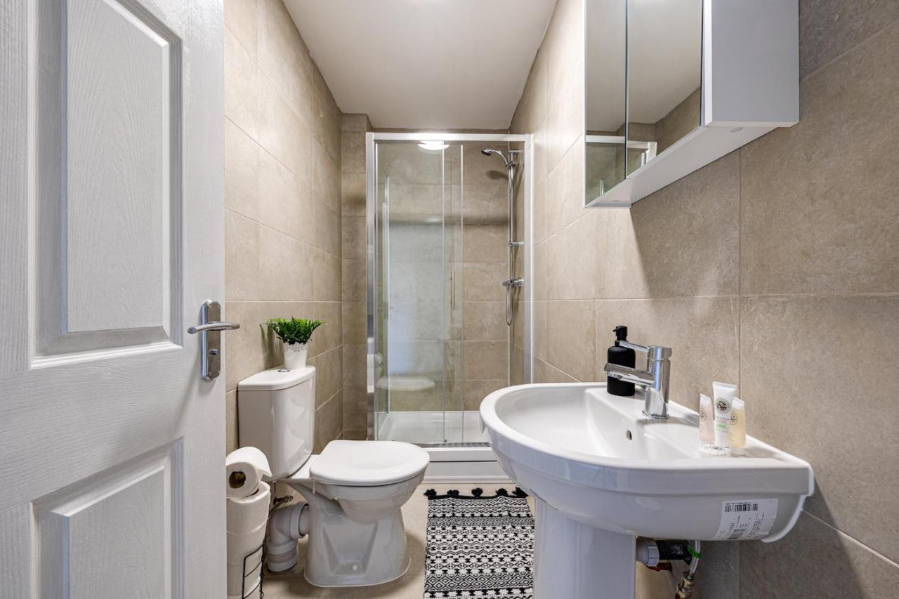 Top Floor Apartment With Private Balcony In Stockport Centre By Hass Haus Eksteriør billede