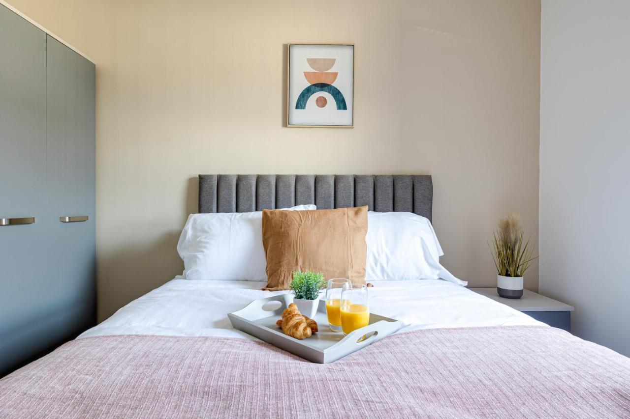 Top Floor Apartment With Private Balcony In Stockport Centre By Hass Haus Eksteriør billede
