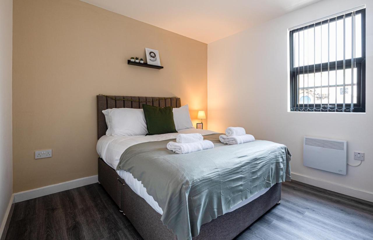 Top Floor Apartment With Private Balcony In Stockport Centre By Hass Haus Eksteriør billede