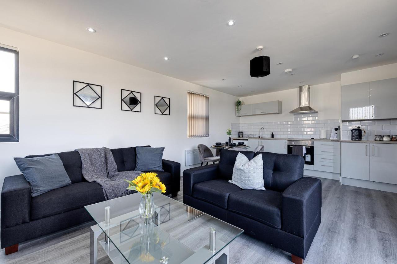 Top Floor Apartment With Private Balcony In Stockport Centre By Hass Haus Eksteriør billede