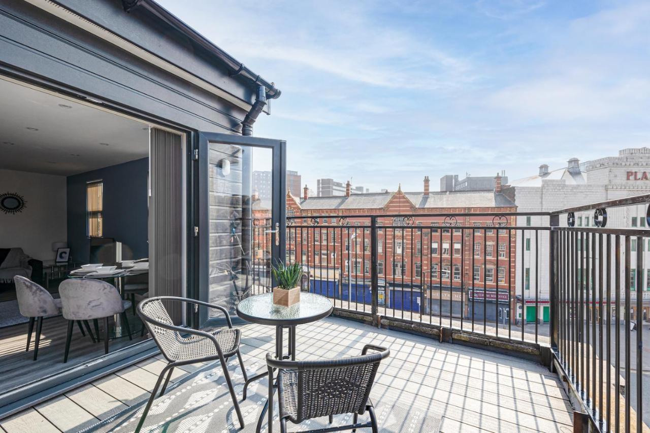 Top Floor Apartment With Private Balcony In Stockport Centre By Hass Haus Eksteriør billede